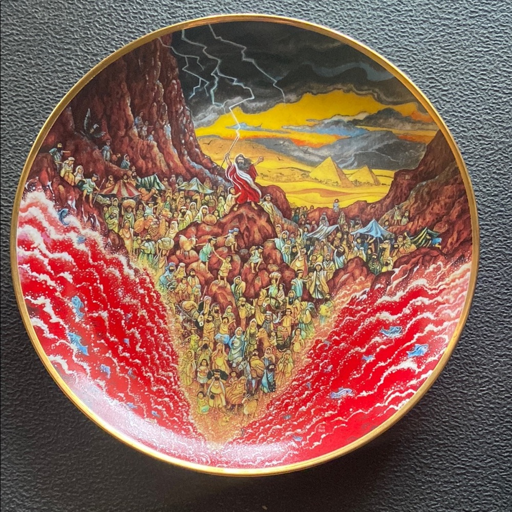 Exquisite Decorative Plate with Red and Gold Accents